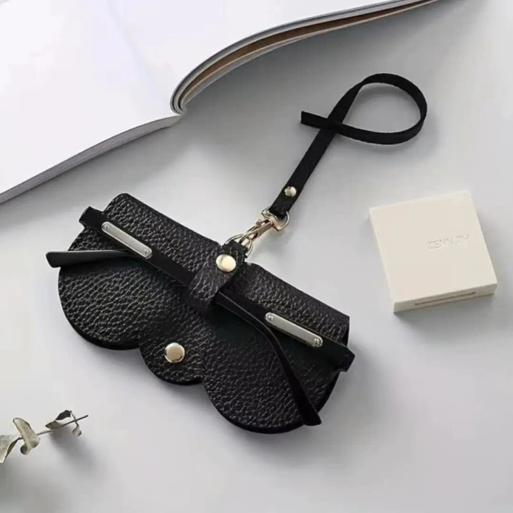 جاعینکی چرمی آویز